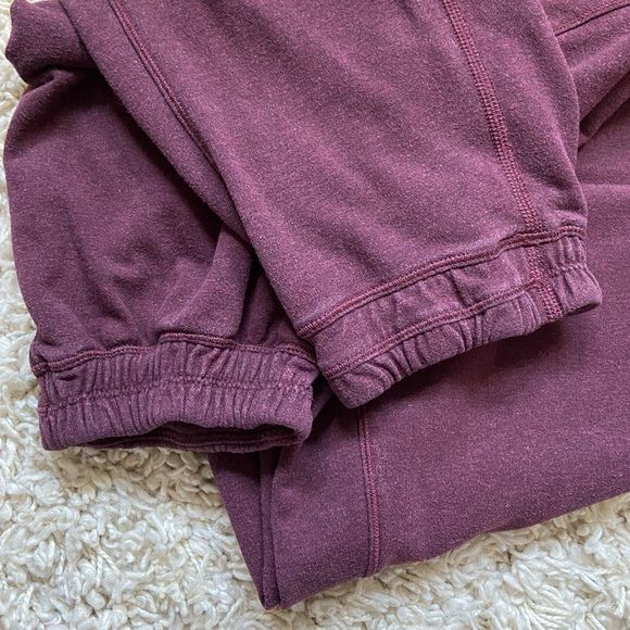 lululemon athletica Kick It Sweatpant Heathered Bordeaux Drama *see measurement* - Picture 7 of 13